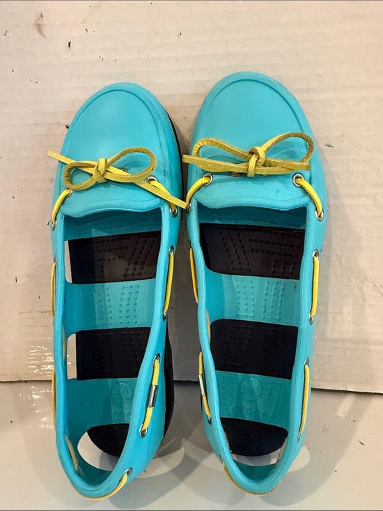 CROCS Shoes - Mint - CROCS Turquoise Slip-On Boat Shoes, Beach Shoes or Sandals Sz - 7